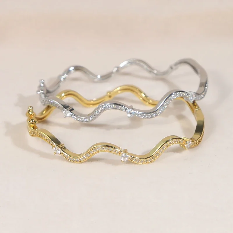 Wave Band Bangle Bracelet For Women Fashion Sparking Bling Paved 5A CZ Hand Jewelry