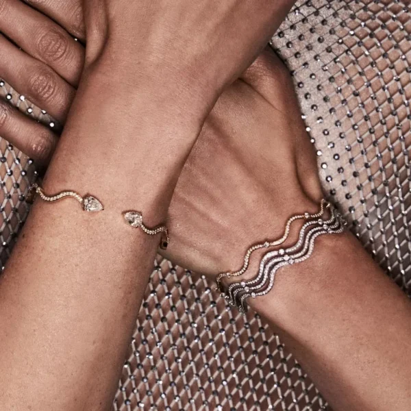 Wave Band Bangle Bracelet For Women Fashion Sparking Bling Paved 5A CZ Hand Jewelry